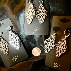 Vu “ Intwined Earrings “